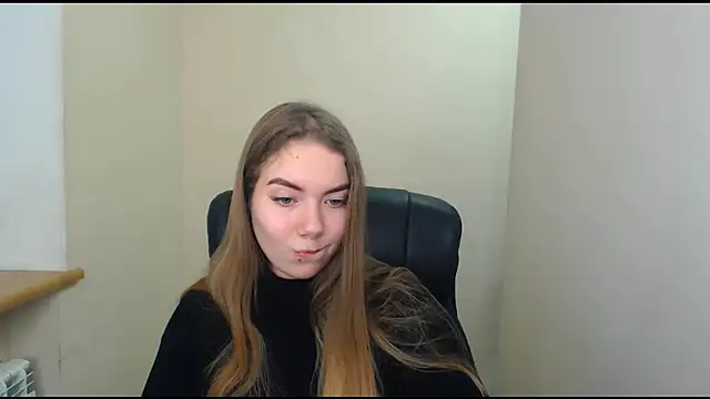 zoey deuttch online show from 12-05-24, 07:21