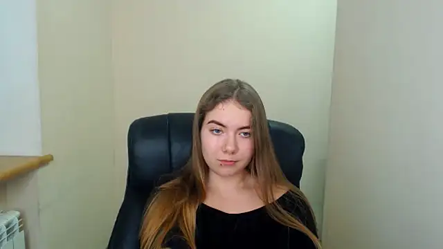 zoey deuttch online show from 12-20-24, 11:26