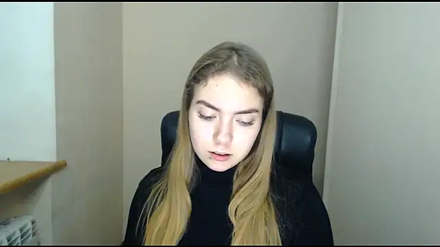 zoey deuttch online show from 12-05-24, 10:28