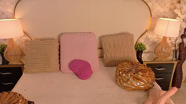 Snapshot of MayraVegas chatting on 01-16-26, 01:48 MayraVegas online show from 01-16-26, 01:48