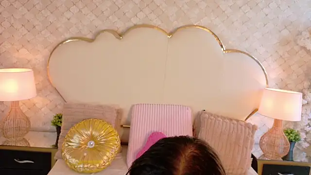 MayraVegas online show from 05-27-26, 01:51
