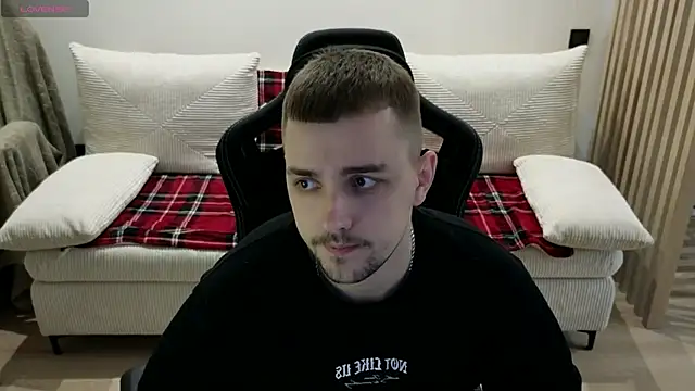 Larstar01 online show from 02-08-26, 04:37