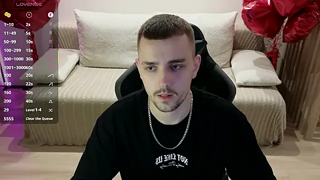 Larstar01 online show from 11-18-25, 09:07