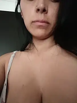 tiffani  love online show from 05-30-26, 03:39
