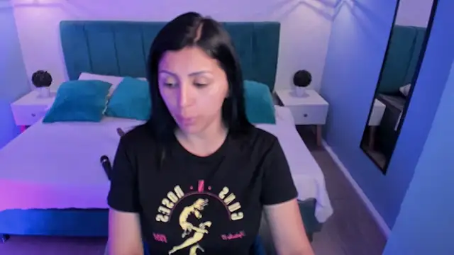 tiffani  love online show from 02-26-25, 12:38