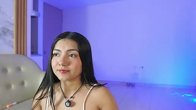 Emi latingirl online show from 03-20-26, 07:15