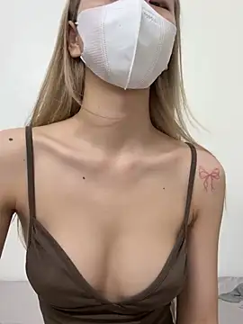 Lucy-Gold online show from 04-13-26, 02:04