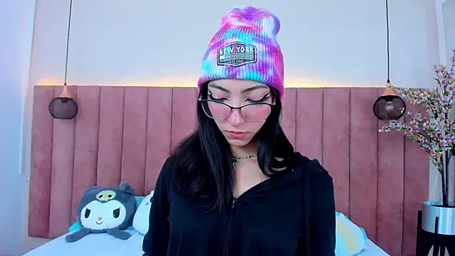 Snapshot of MarianaBranzz chatting on 03-20-25, 02:10 MarianaBranzz online show from 03-20-25, 02:10