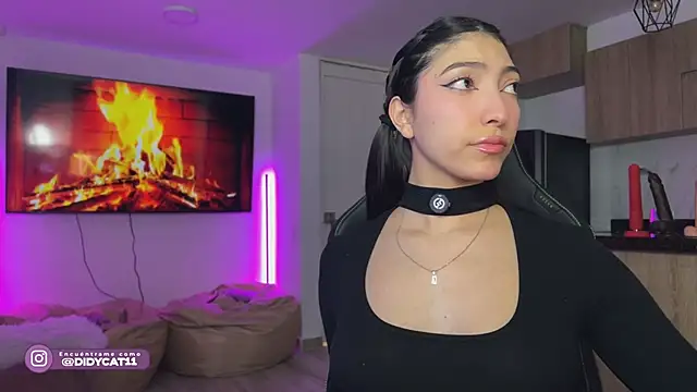 MarianaBranzz online show from 04-11-26, 09:51