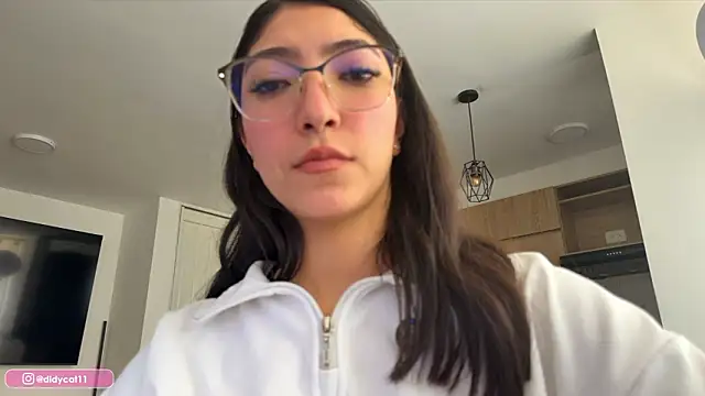 Snapshot of MarianaBranzz chatting on 02-26-26, 05:46 MarianaBranzz online show from 02-26-26, 05:46