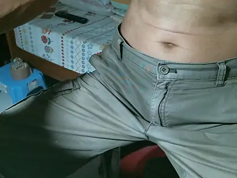 Snapshot of triangle0623 chatting on 10-01-25, 10:20 triangle0623 online show from 10-01-25, 10:20