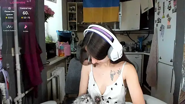 Snapshot of _Nika_Kik chatting on 06-26-26, 09:59 Nika Kik online show from 06-26-26, 09:59