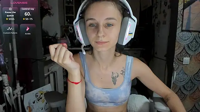 Snapshot of _Nika_Kik chatting on 06-26-26, 10:04 Nika Kik online show from 06-26-26, 10:04