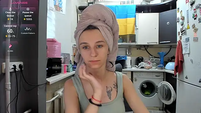 Snapshot of _Nika_Kik chatting on 06-19-26, 04:35 Nika Kik online show from 06-19-26, 04:35