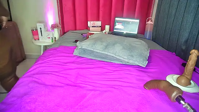 YummyThick Yanaya online show from 06-30-26, 10:43