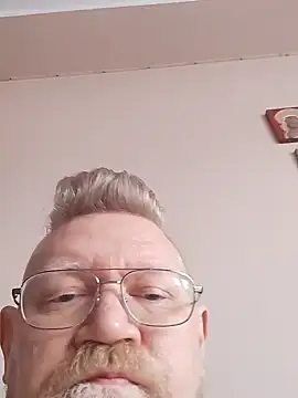 Pol1074 online show from 04-15-26, 09:15