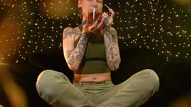 Snapshot of Littlespacemouse chatting on 02-13-26, 05:24 Littlespacemouse online show from 02-13-26, 05:24