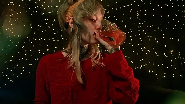 Snapshot of Littlespacemouse chatting on 03-04-26, 03:31 Littlespacemouse online show from 03-04-26, 03:31