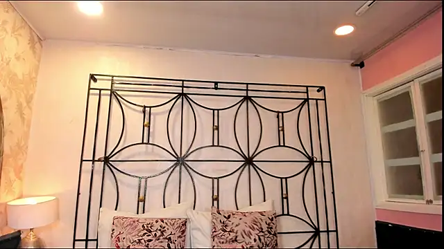 nahomi sweett online show from 10-06-25, 11:00