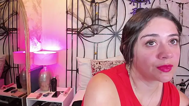 nahomi sweett online show from 10-22-25, 10:58