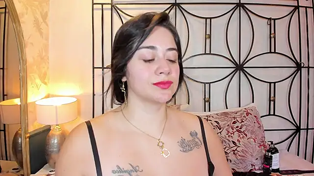 nahomi sweett online show from 09-19-25, 11:03