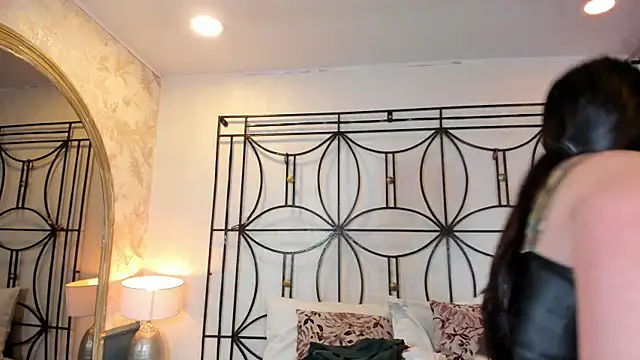 nahomi sweett online show from 09-21-25, 08:08