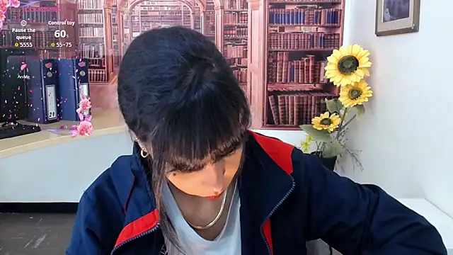 Snapshot of Catalella_Ar chatting on 10-21-25, 03:17 Catalella Ar online show from 10-21-25, 03:17