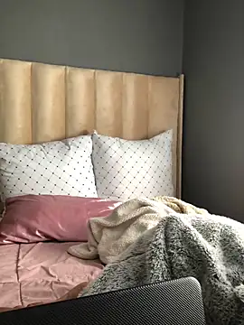 Nicole Liam  online show from 10-07-25, 07:20