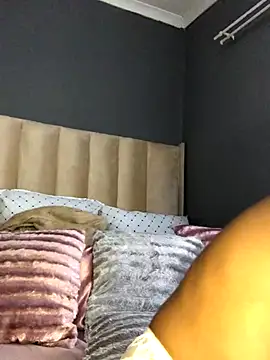 Nicole Liam  online show from 10-19-25, 01:36