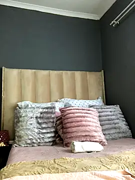 Nicole Liam  online show from 11-03-25, 04:07