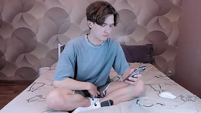 Ian Flor online show from 04-18-26, 03:36