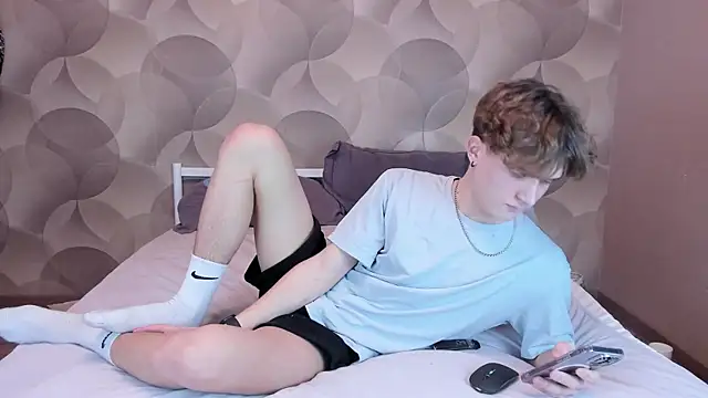 Ian Flor online show from 01-11-26, 01:07