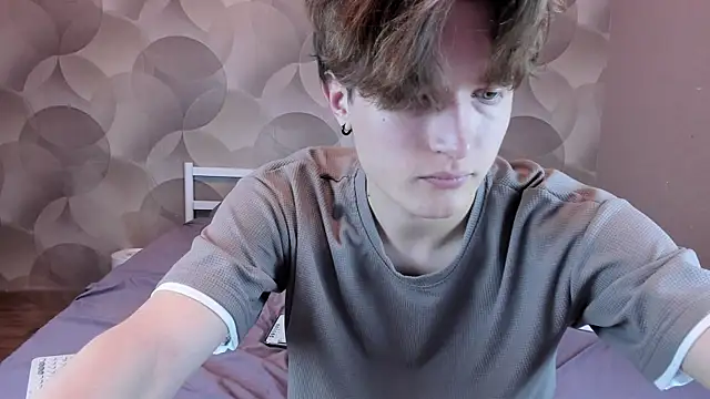 Ian Flor online show from 04-26-26, 03:09