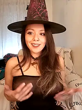 Kimiechanuwu online show from 10-31-25, 04:03