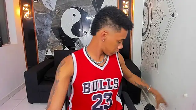 Hottwinkguys online show from 02-05-25, 11:28