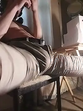 bigdickbulge28 online show from 06-18-26, 12:32