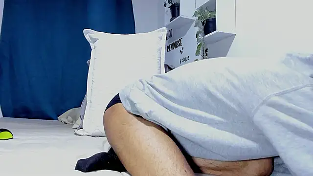 Snapshot of Aronxxs chatting on 02-22-26, 09:11 Aronxxs online show from 02-22-26, 09:11