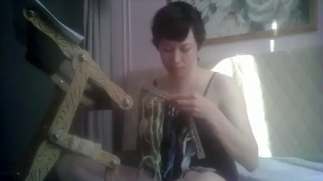 SunElizabeth online show from 05-18-26, 04:07