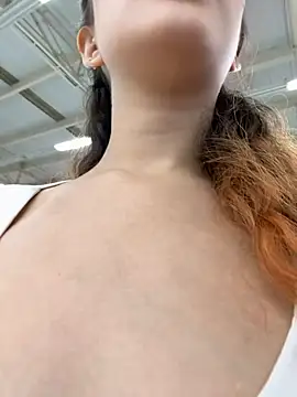 Snapshot of Mon_Cherry chatting on 09-14-25, 02:23 Mon Cherry online show from 09-14-25, 02:23