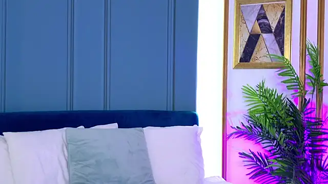 LunaWills  online show from 11-22-25, 05:39