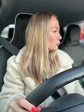 Snapshot of LavenderHot chatting on 02-28-25, 02:20 LavenderHot online show from 02-28-25, 02:20