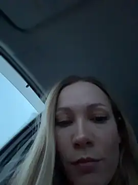 Snapshot of LavenderHot chatting on 12-20-25, 02:36 LavenderHot online show from 12-20-25, 02:36