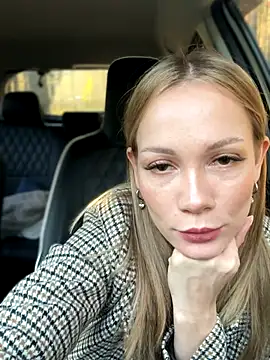 Snapshot of LavenderHot chatting on 09-27-25, 01:45 LavenderHot online show from 09-27-25, 01:45