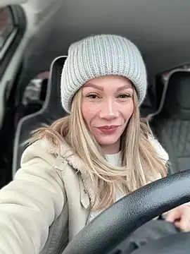 Snapshot of LavenderHot chatting on 03-06-25, 01:58 LavenderHot online show from 03-06-25, 01:58