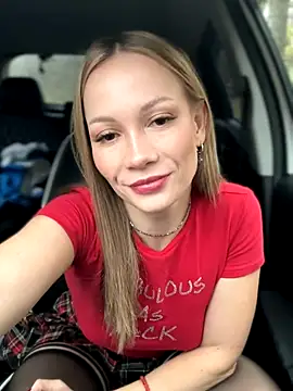 Snapshot of LavenderHot chatting on 10-02-25, 01:31 LavenderHot online show from 10-02-25, 01:31