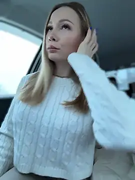 Snapshot of LavenderHot chatting on 01-12-26, 02:51 LavenderHot online show from 01-12-26, 02:51