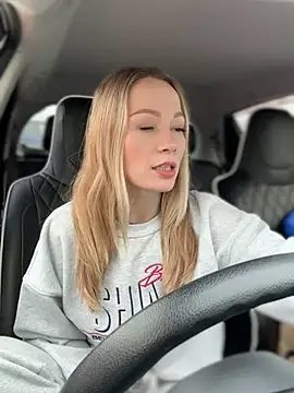 Snapshot of LavenderHot chatting on 03-21-25, 02:28 LavenderHot online show from 03-21-25, 02:28