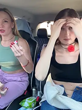 Snapshot of LavenderHot chatting on 10-14-25, 03:18 LavenderHot online show from 10-14-25, 03:18