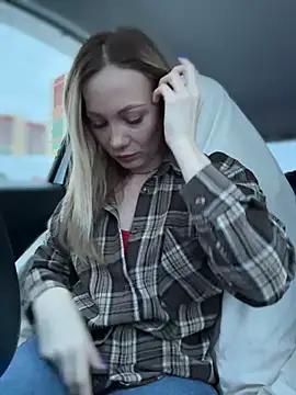 Snapshot of LavenderHot chatting on 01-10-26, 02:51 LavenderHot online show from 01-10-26, 02:51