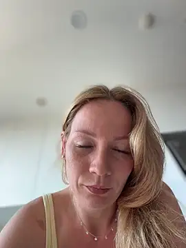 LavenderHot online show from 03-31-26, 02:13